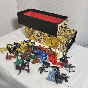 COWBOYS AND INDIANS Mixed Estate lot vintage toys